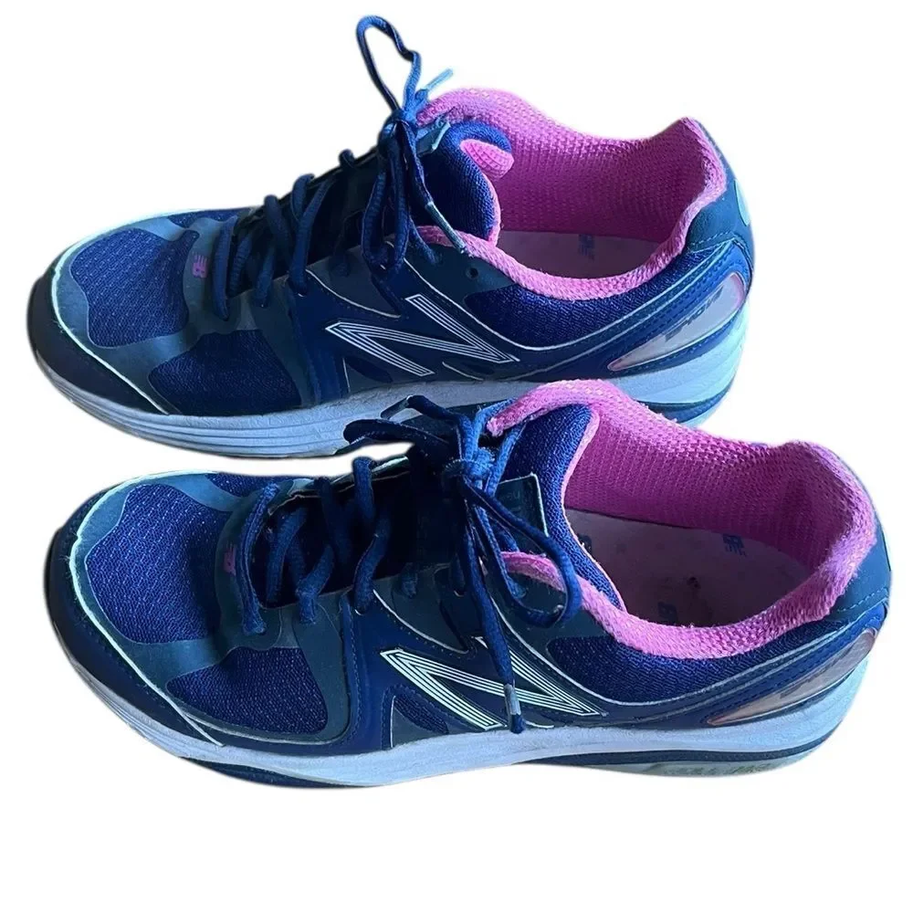 New Balance 1540v2 Women’s Blue And Pink Athletic Shoes,‎ Size 7